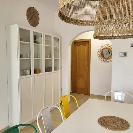 Global Immo 8008 Casa Hendre 度假居 *